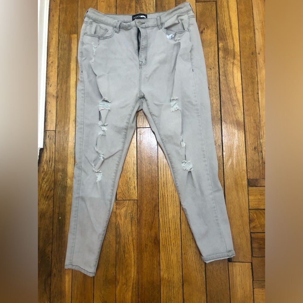 Fashion Nova Grey Distressed Skinny Jeans Plus Size - Picture 5 of 12